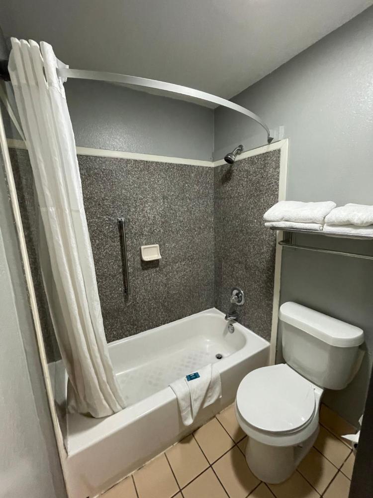 Double Room with Two Double Beds - Non-Smoking interior